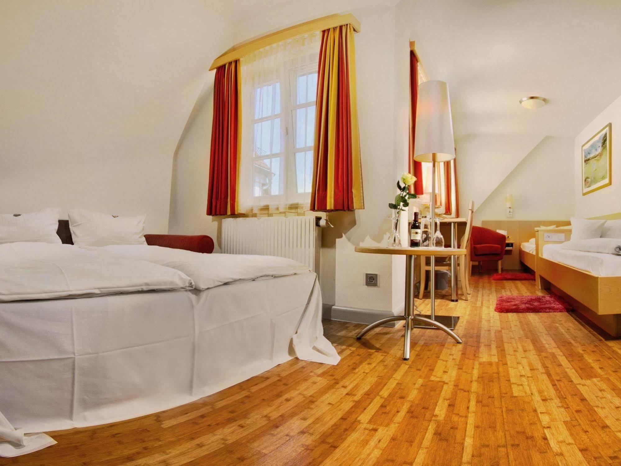 Hotel Gasthof Zum Ochsen Ehingen  Extérieur photo